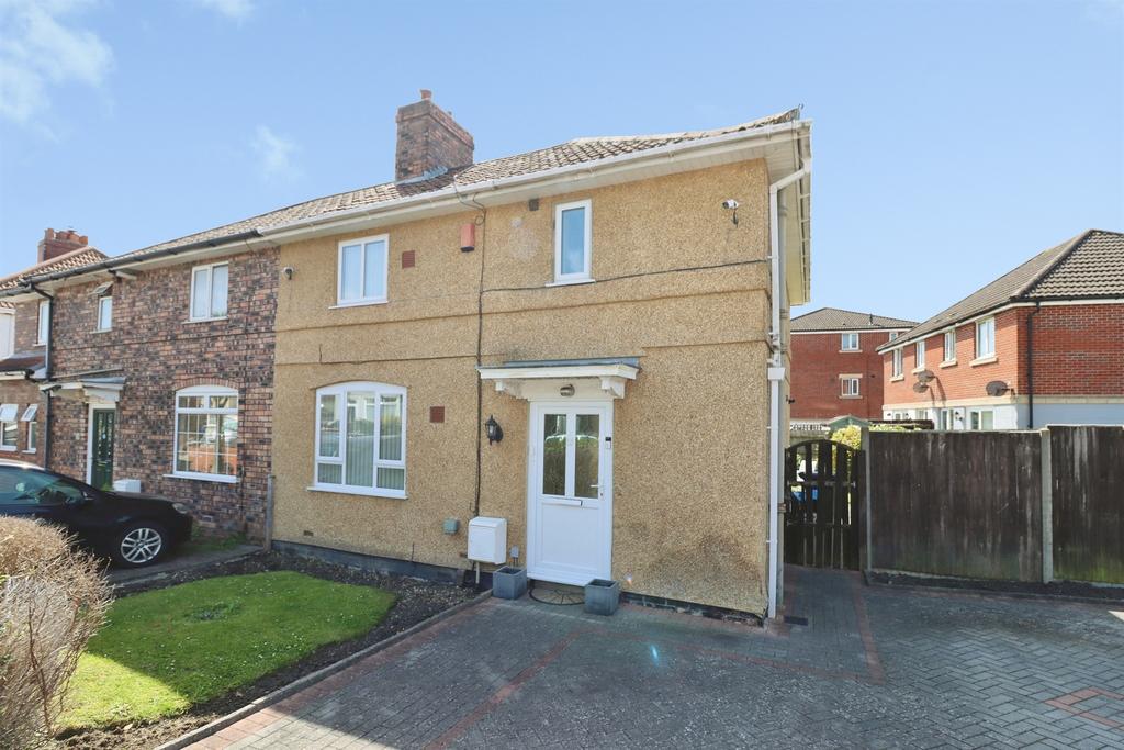 3 bedroom semi-detached house for sale