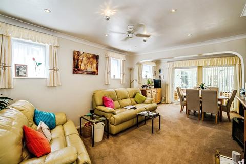 3 bedroom detached bungalow for sale, Seaside Close, Lancing