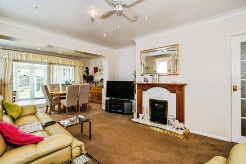 3 bedroom detached bungalow for sale, Seaside Close, Lancing