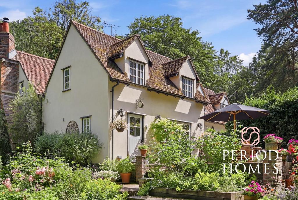 Cottage exterior, garden