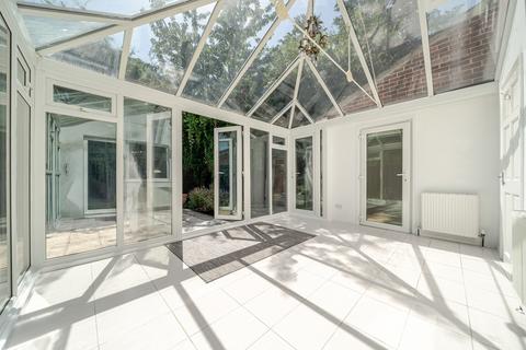 4 bedroom end of terrace house for sale, Crosslet Vale, London