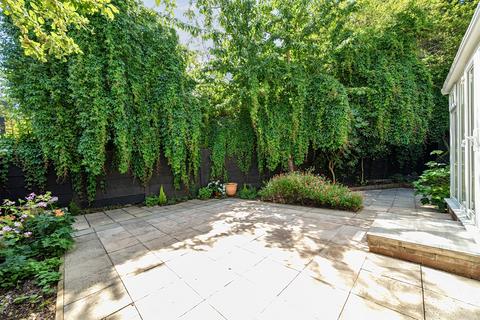 4 bedroom end of terrace house for sale, Crosslet Vale, London