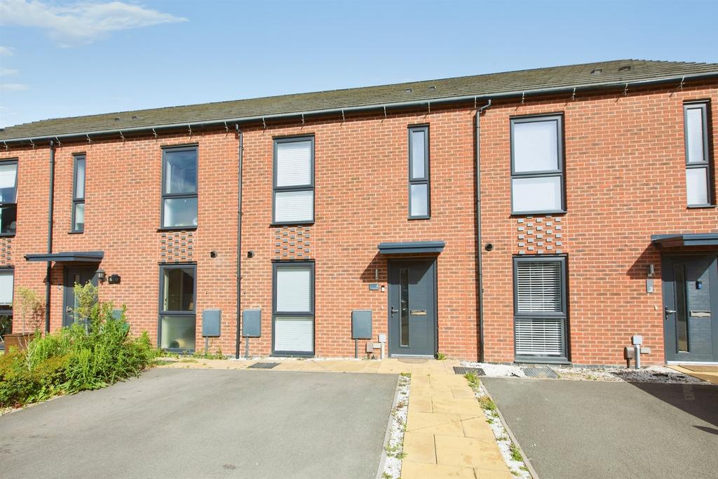 3 bedroom terraced house for sale