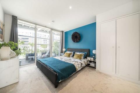 2 bedroom flat for sale, Royal Crest Avenue, London E16
