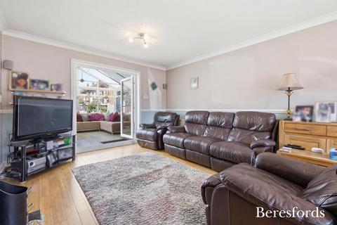 4 bedroom end of terrace house for sale, Avon Road, Upminster, RM14