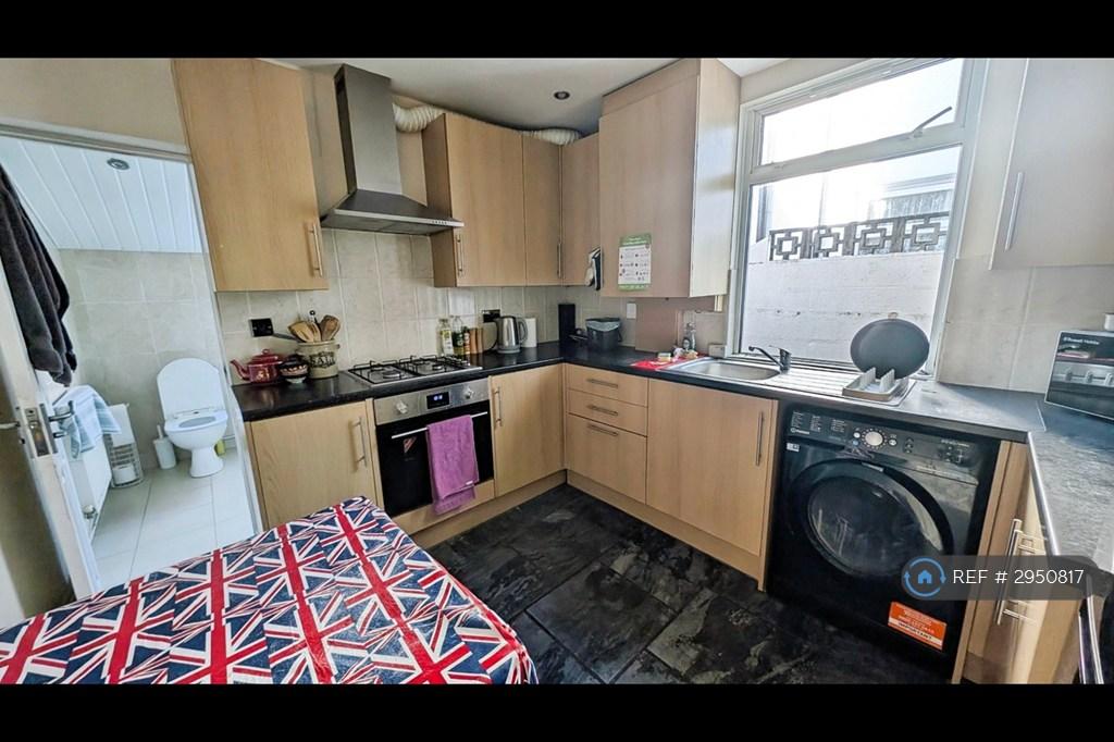 Daniel St, Cardiff, CF24 - View 2