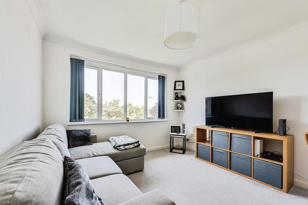 Apartment in Oxford, Temple Cowley, Cowley - View 2