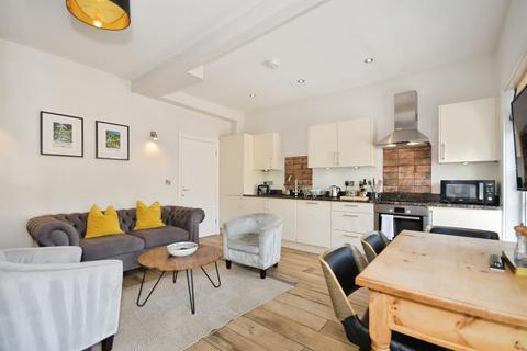 2 bedroom flat for sale, Matlock Street, Bakewell