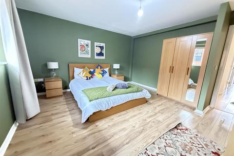 2 bedroom apartment for sale, Alexandra Road, Manchester