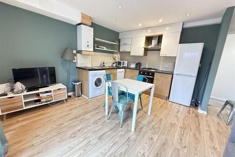 2 bedroom apartment for sale, Alexandra Road, Manchester