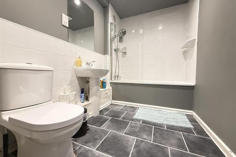 2 bedroom apartment for sale, Alexandra Road, Manchester