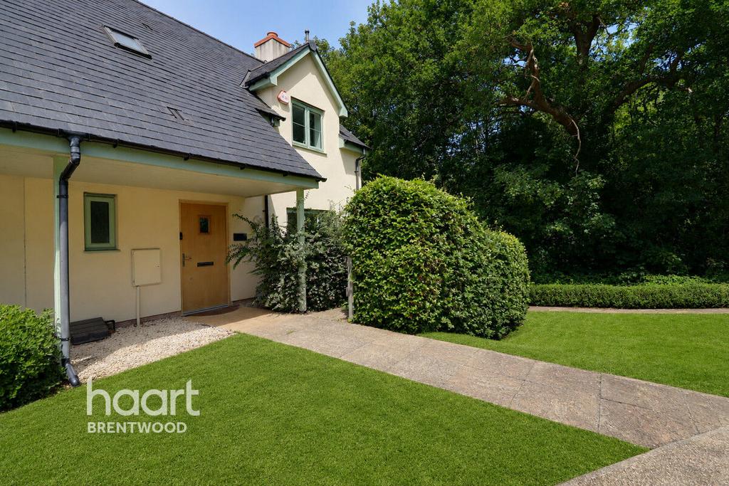 Detached house exterior, garden