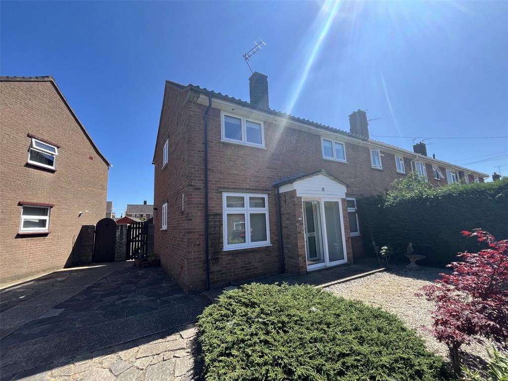 3 bedroom semi-detached house to rent