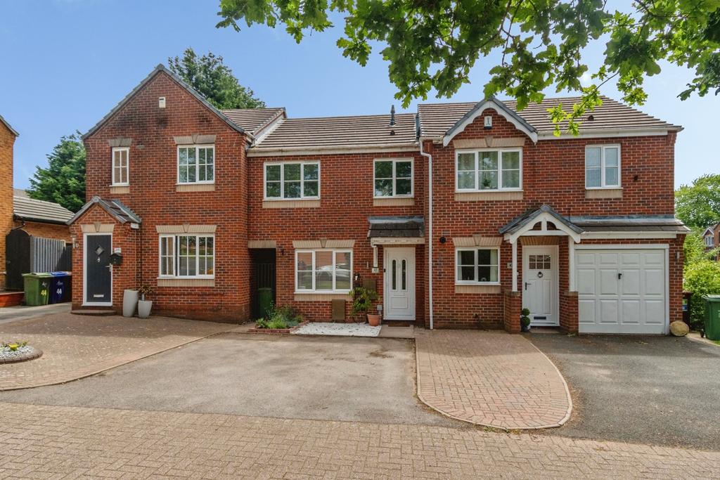 3 bedroom terraced house for sale