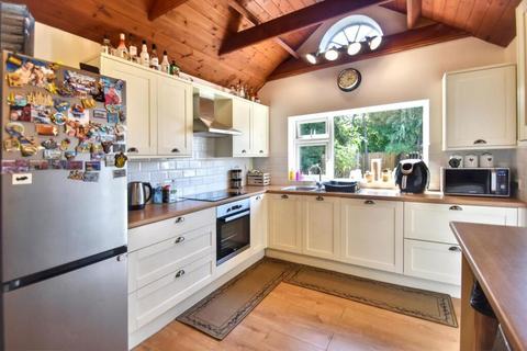 2 bedroom detached bungalow for sale, Burlington Road, Skegness, Lincolnshire, PE25 2EW