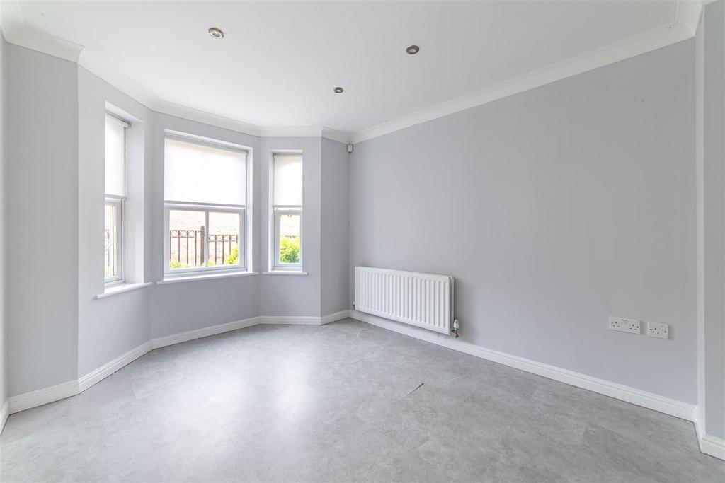 House in Newcastle upon Tyne, North Gosforth - View 4