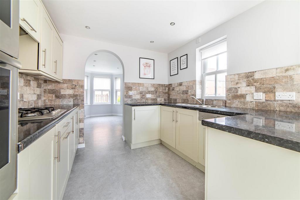 House in Newcastle upon Tyne, North Gosforth - More