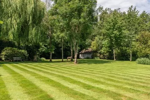 5 bedroom detached house for sale – pohled 3