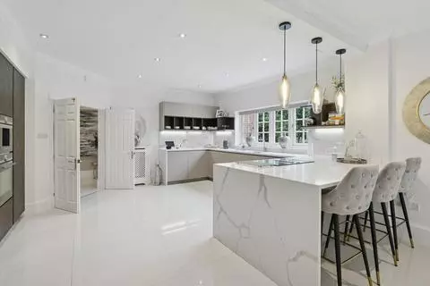 5 bedroom detached house for sale – pohled 5