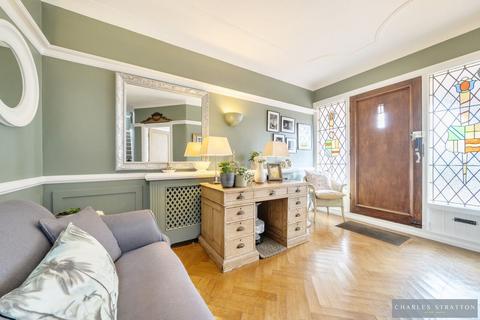 4 bedroom detached house for sale, Parkland Avenue, Romford