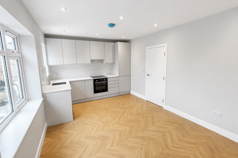 3 bedroom flat to rent, Footscray Road, London, SE9