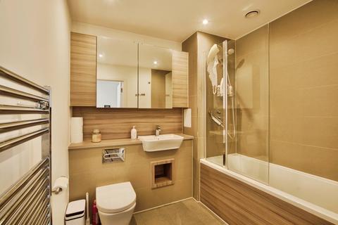 1 bedroom flat for sale, South Street, Enfield, EN3
