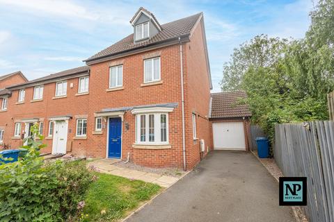 3 bed semi-detached house for rent in Parkside, Wilnecote, B77