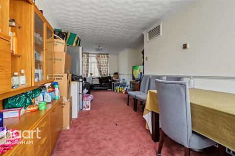 3 bedroom terraced house for sale, Maplestead Road, Dagenham