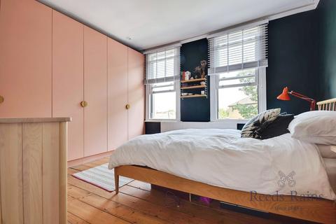 4 bedroom terraced house for sale, Knowles Hill Crescent, London SE13