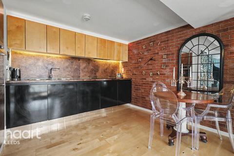 2 bedroom apartment for sale, The Avenue, Leeds