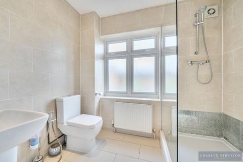 2 bedroom detached house for sale, Wolsey Gardens, Hainault, IG6