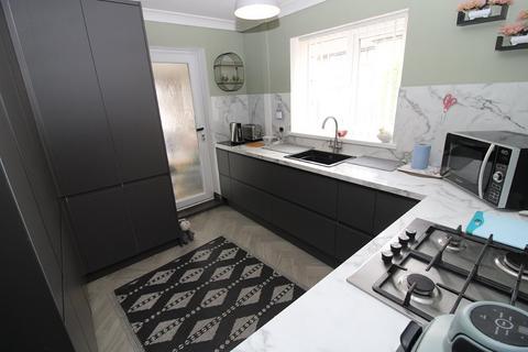 2 bedroom bungalow for sale, Chiltern Walk, Pogmoor, Barnsley