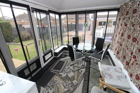 2 bedroom bungalow for sale, Chiltern Walk, Pogmoor, Barnsley