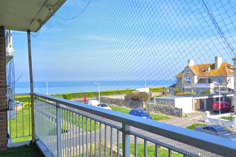 2 bedroom flat to rent, Alfred Road, Birchington