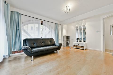 1 bedroom ground floor flat for sale, Brunswick Quay, London SE16