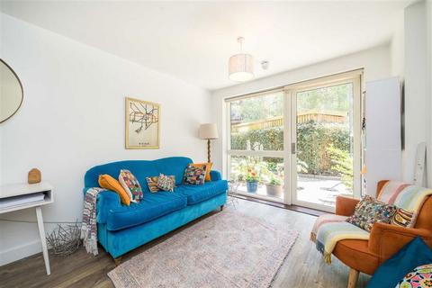 1 bedroom flat for sale, Carney Place, London SW9