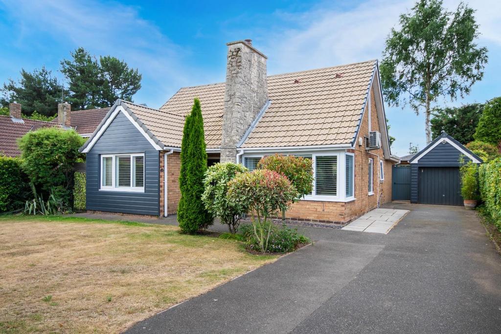 House exterior, garage