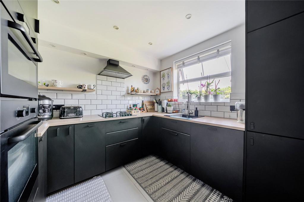 House in Leeds, Howlett Cross - View 3