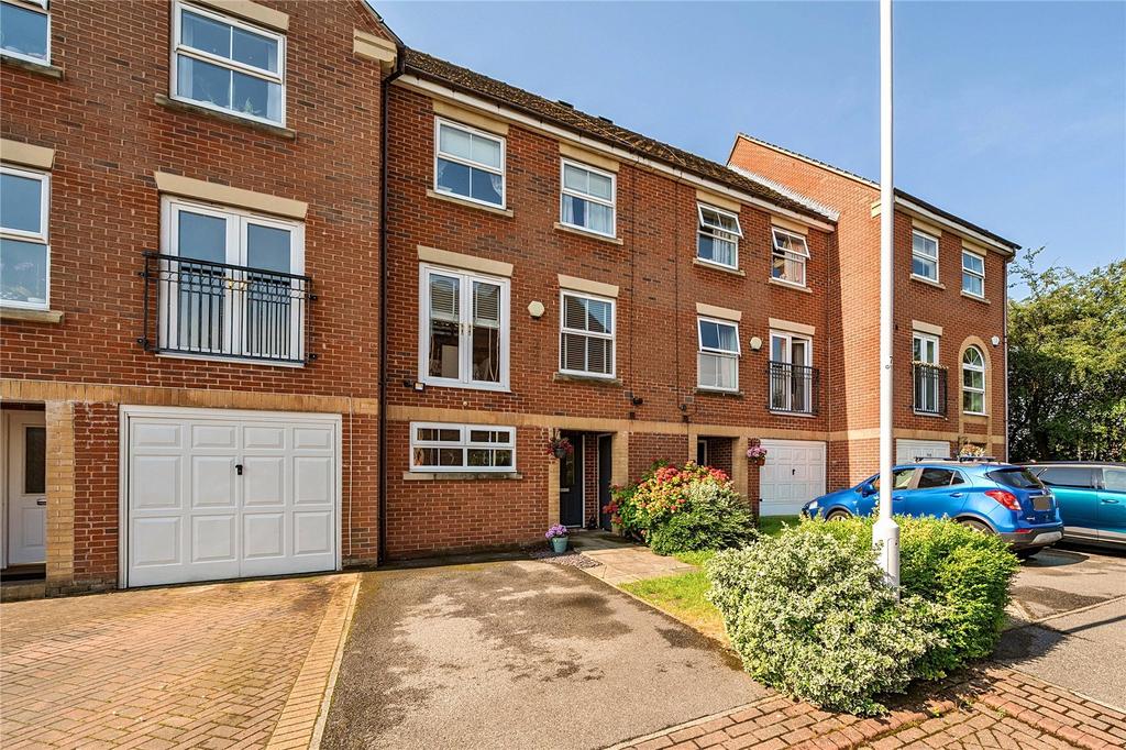 House in Leeds, Howlett Cross - View 2