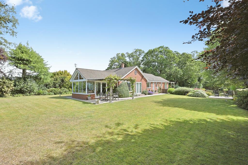 4 bedroom detached bungalow for sale