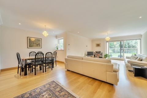 3 bedroom apartment for sale, Eastbury Avenue, Northwood, Hertfordshire