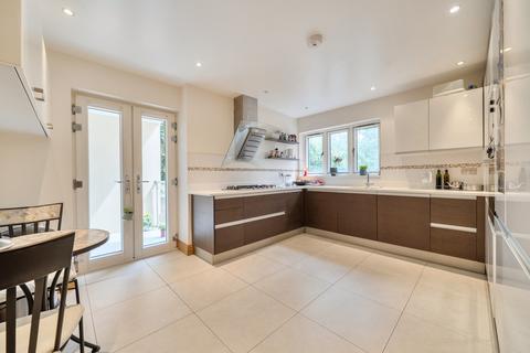 3 bedroom apartment for sale, Eastbury Avenue, Northwood, Hertfordshire