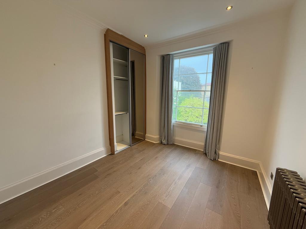 Apartment in Bristol, Cotham - View 4
