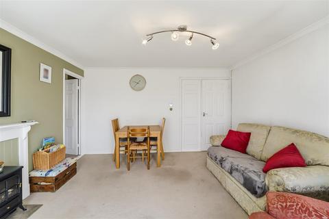 2 bedroom apartment for sale, Long Walk, Epsom