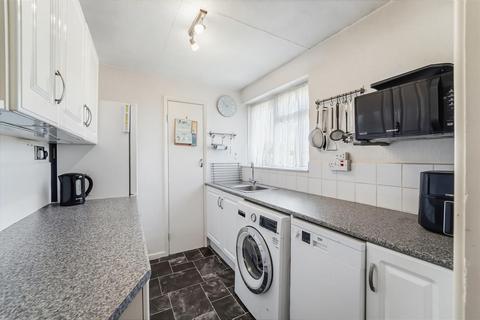 2 bedroom apartment for sale, Long Walk, Epsom