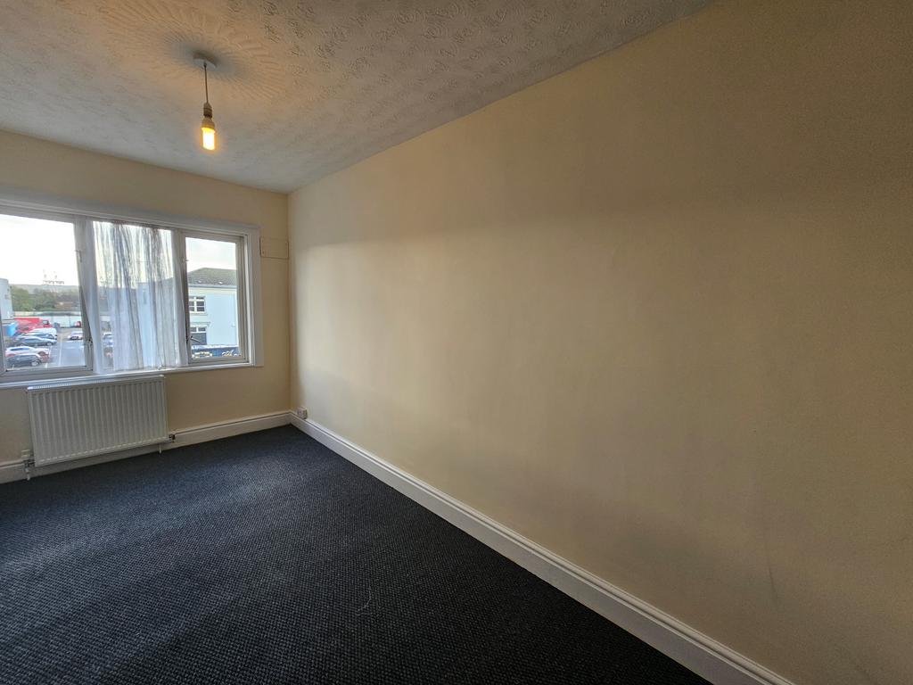 Apartment in Southampton, Shirley - View 3