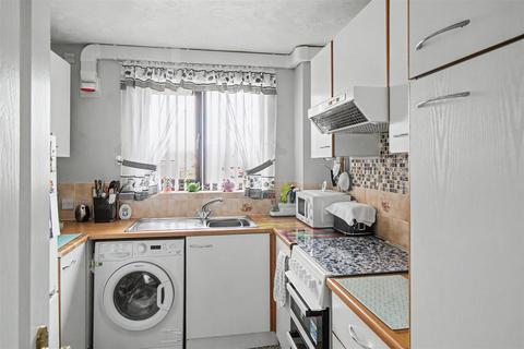 1 bedroom flat for sale, Lavender Court, Gaywood, King's Lynn