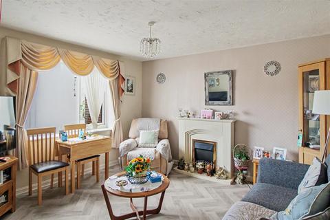 1 bedroom flat for sale, Lavender Court, Gaywood, King's Lynn