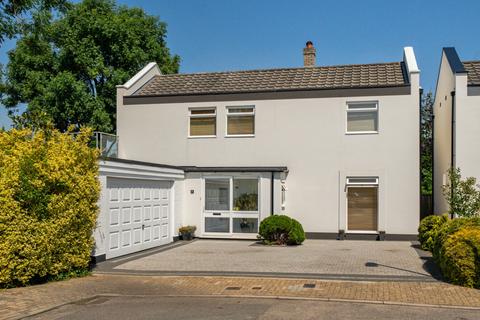 Lancaster Close, Bromley, BR2