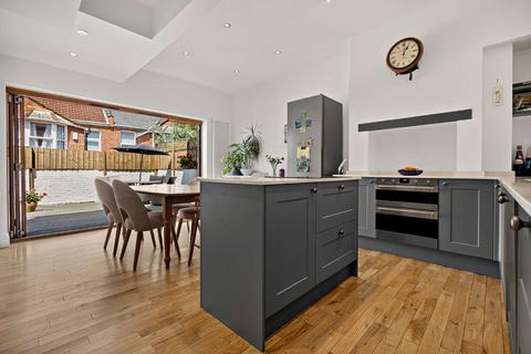 4 bedroom terraced house for sale, Barnardo Road, Exeter, Devon